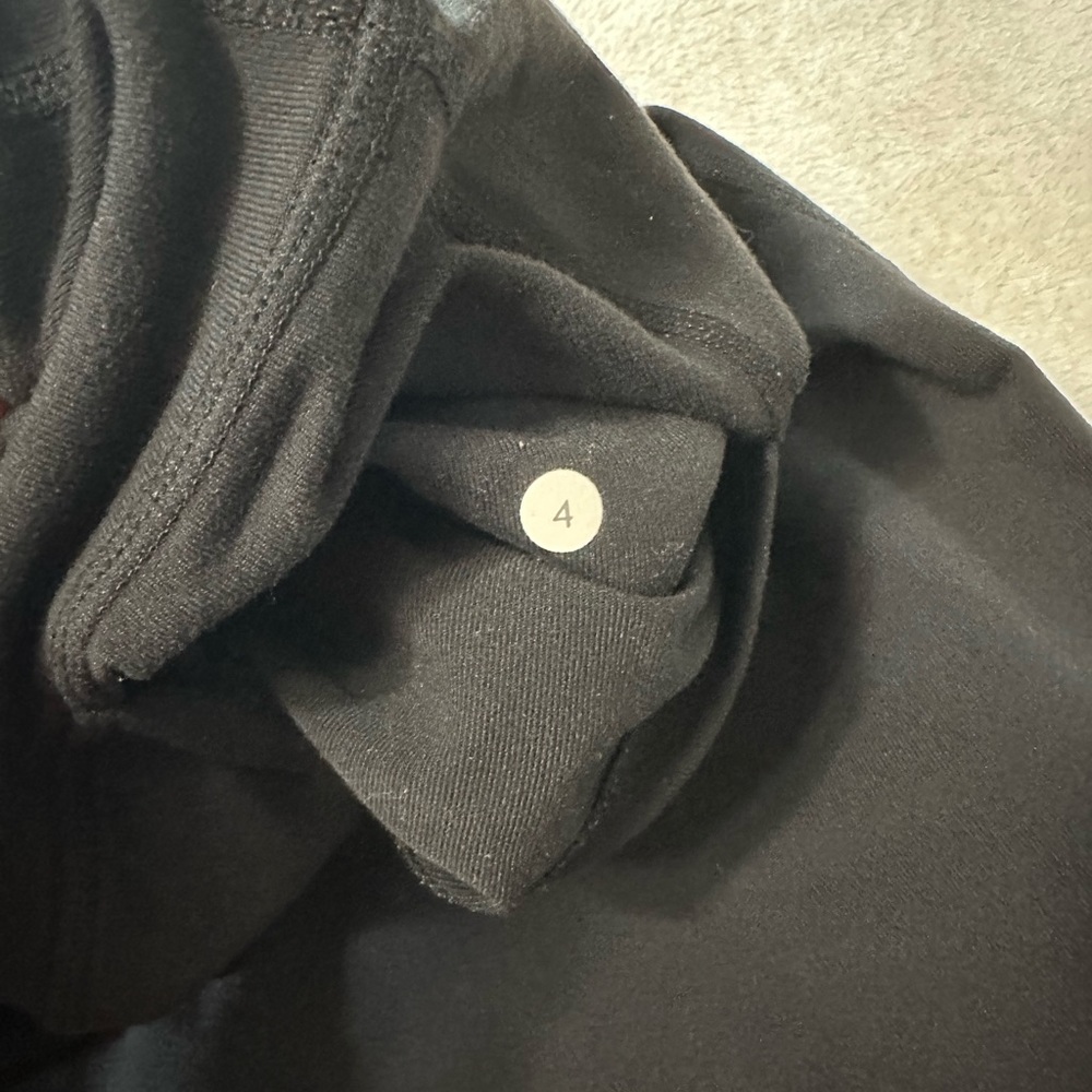 Lululemon Still Crop - Picture 8 of 12